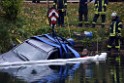 Einsatz BF Koeln PKW im See Koeln Esch P075